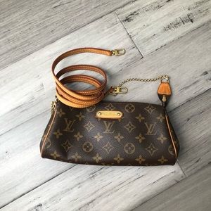 Eva clutch monogram